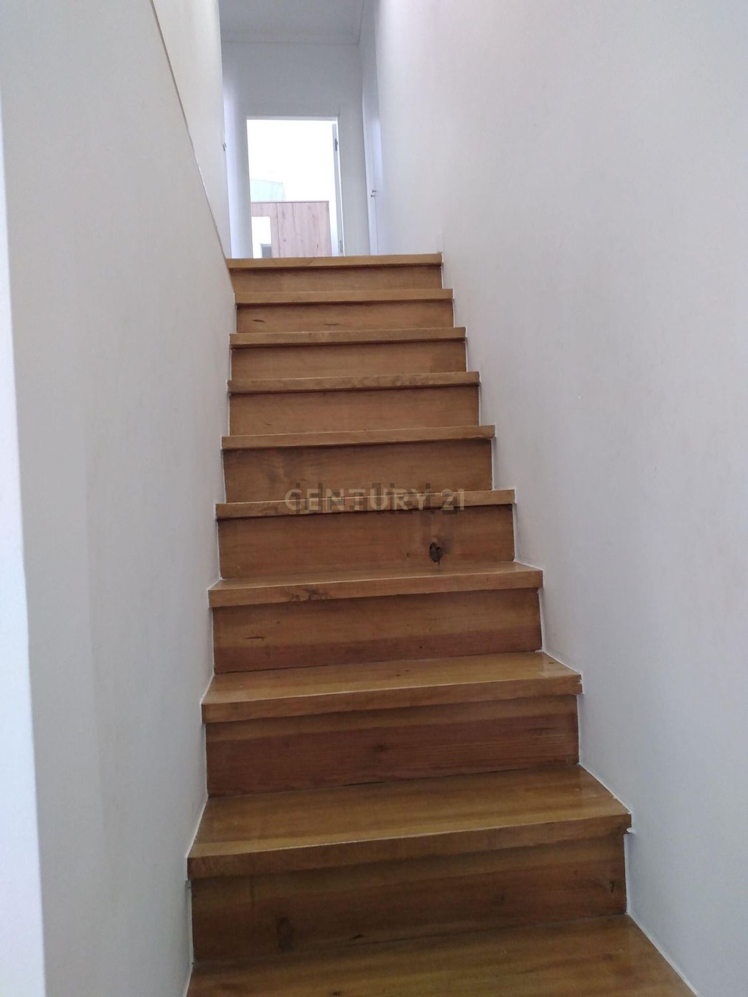 小楼房或独栋别墅出售在Largo de Alpriarte s/n - 详情