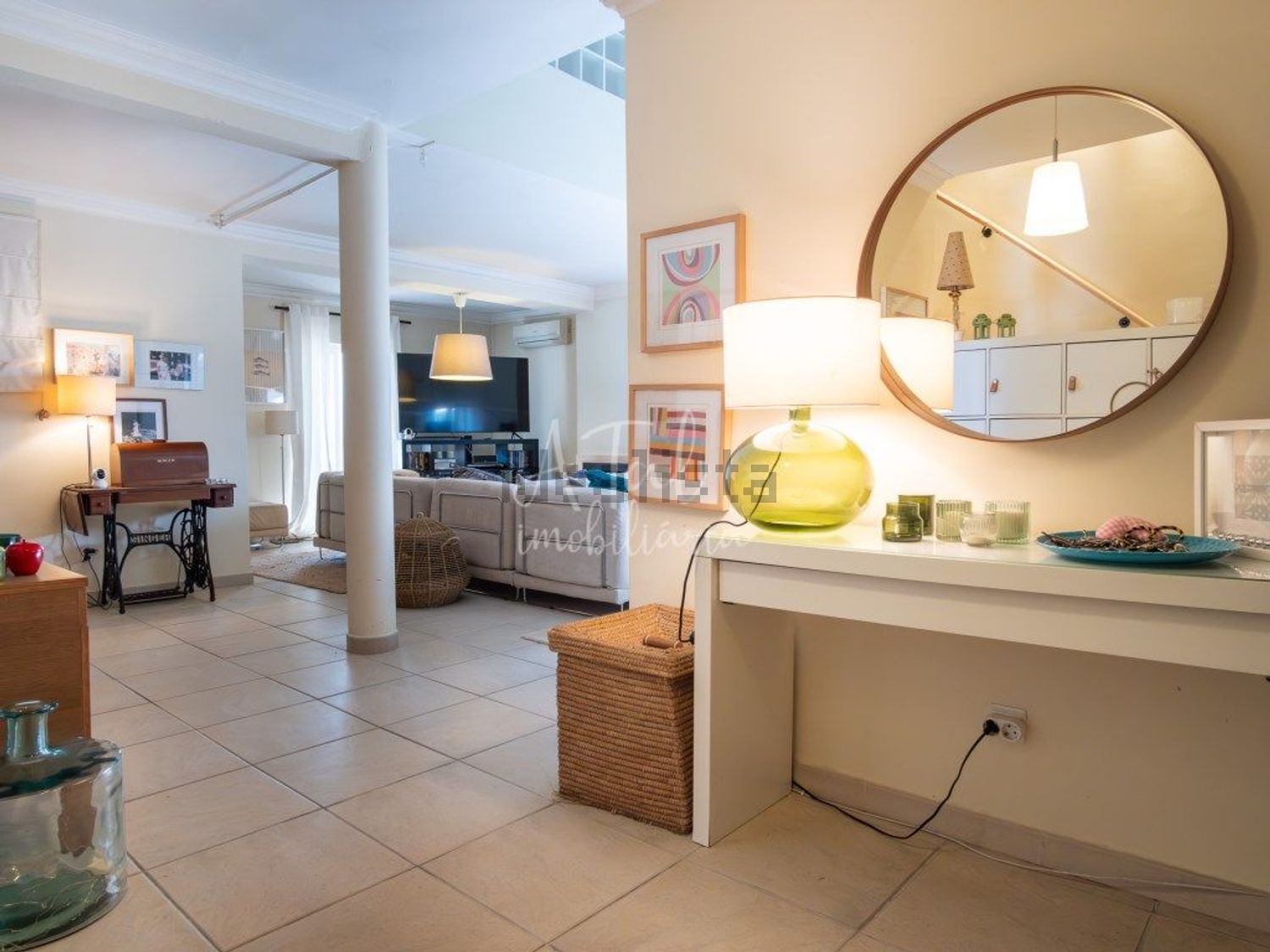 小楼房或独栋别墅出售在Vale de Choupos - Choilo - Galeotas - 前厅