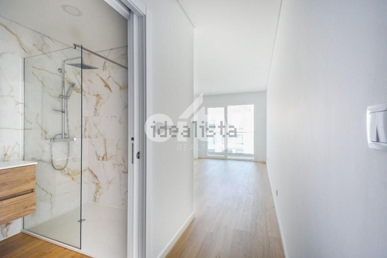 公寓 t3出售在Rua Doutor Sabino Galrão - 过道