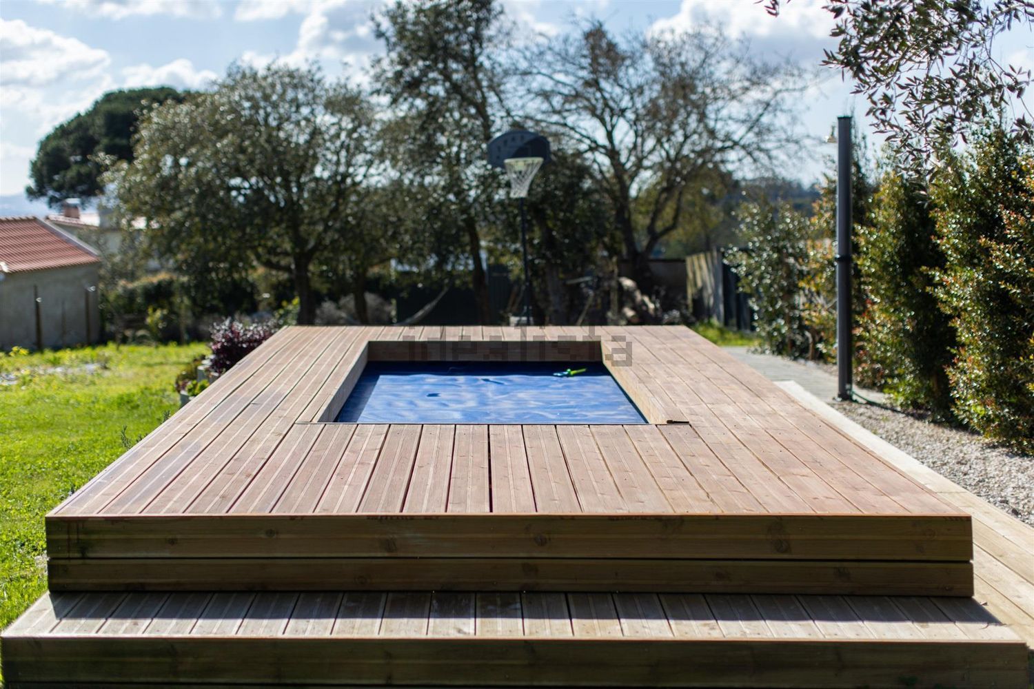 小楼房或独栋别墅出售Em539 - 游泳池