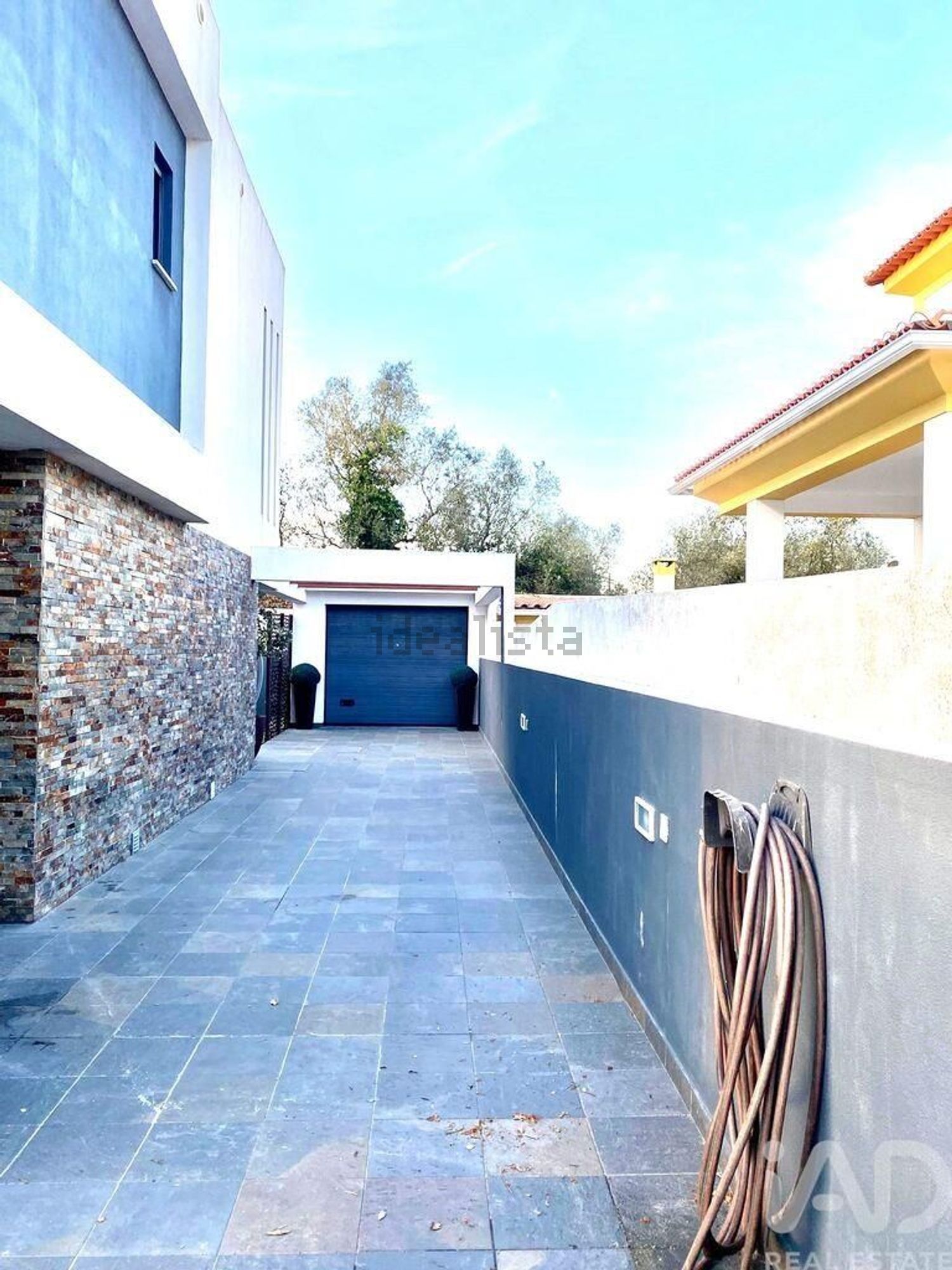 双拼别墅出售在Quintinhas - 停车位