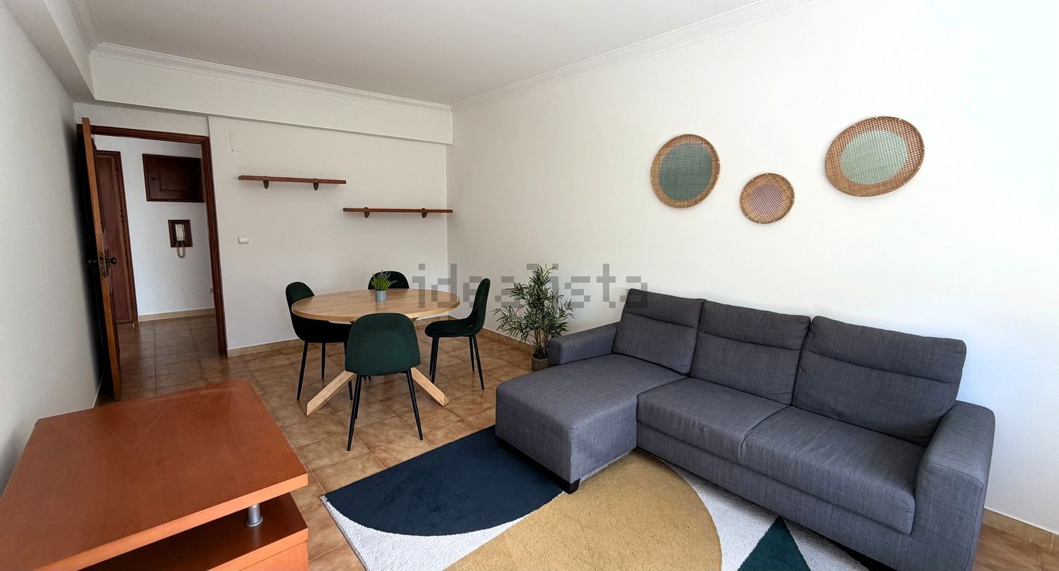 出租公寓 t1在Rua Alice Oeiras, 9 - 客厅