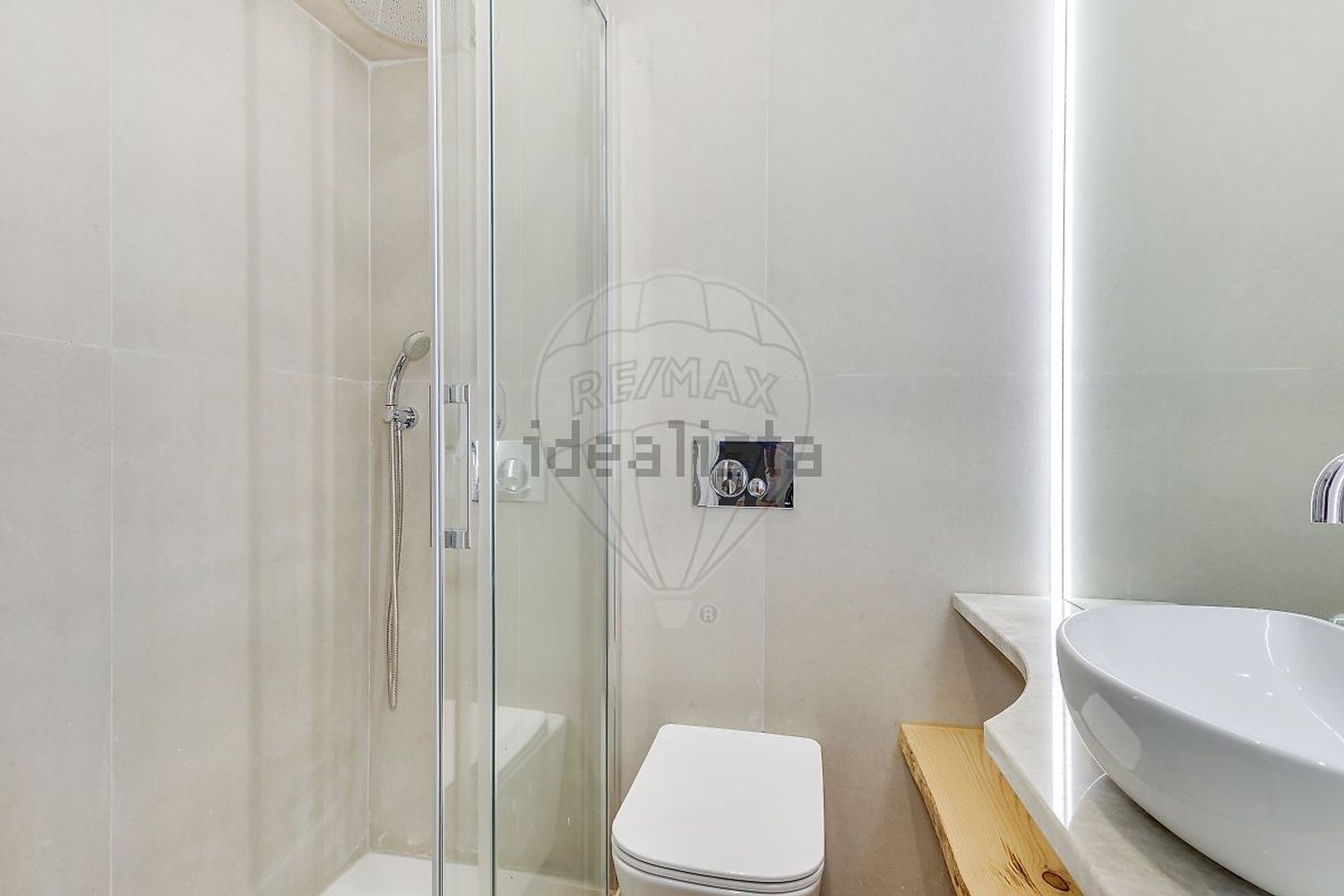 公寓 t1出售在Rua da Oliveirinha - 卫生间