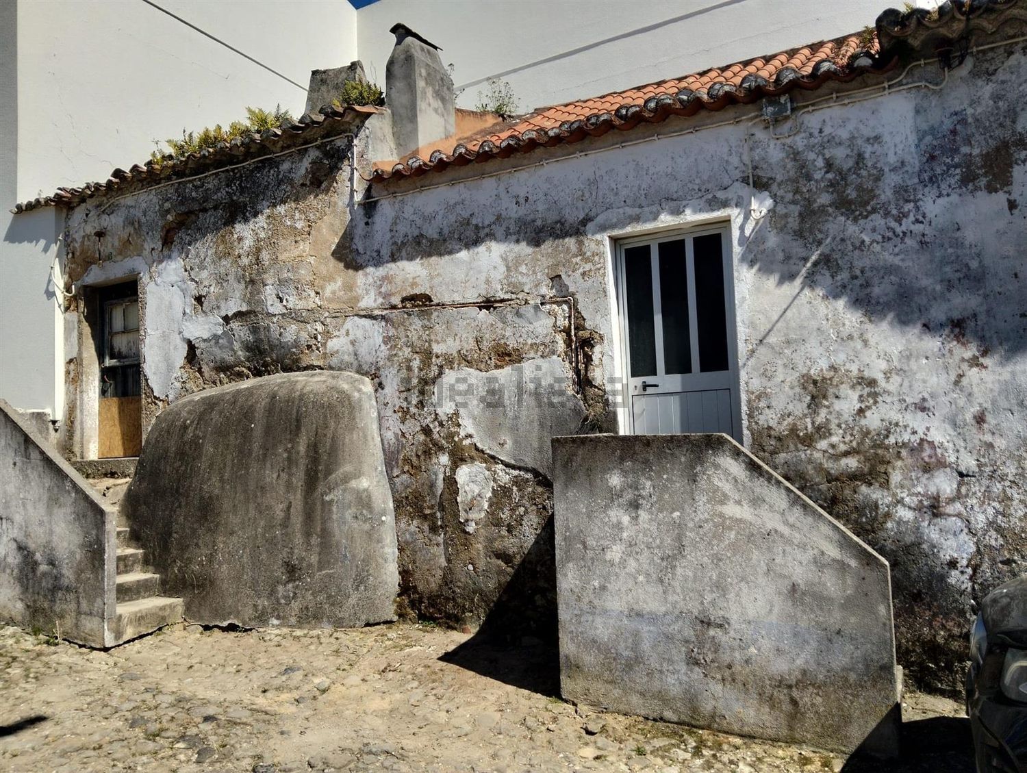 小楼房或独栋别墅出售在Rua Poço da Torre - 外立面