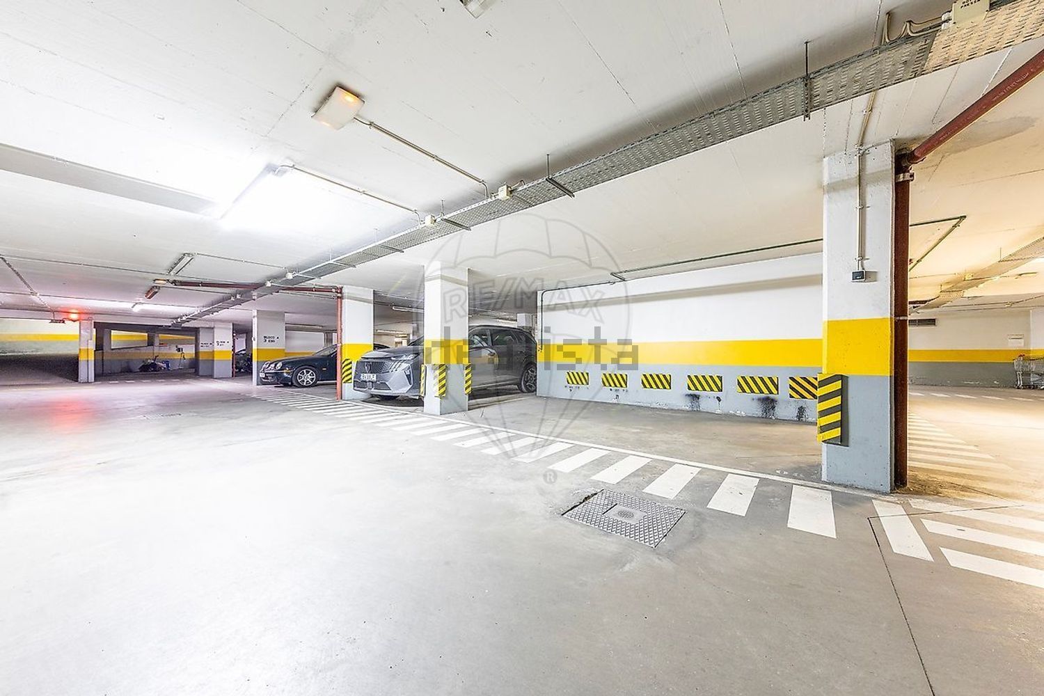 公寓 t2出售在Travessa das Atafonas - 停车位