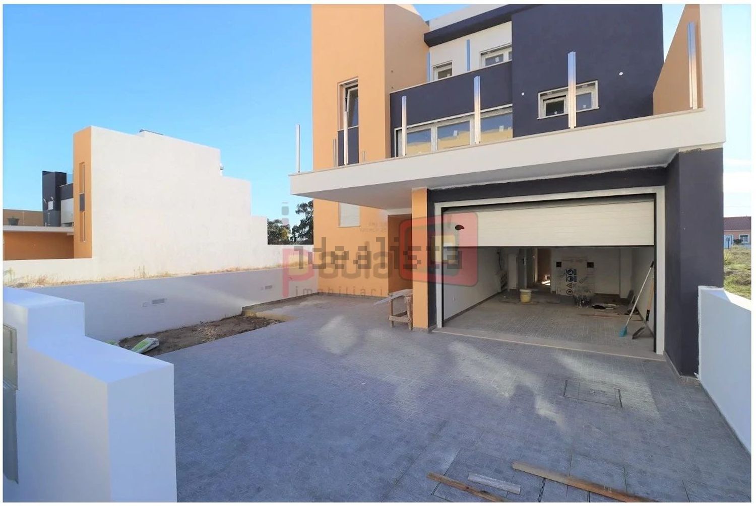 双拼别墅出售在Rua Fonte do Nico, 35 - 外立面