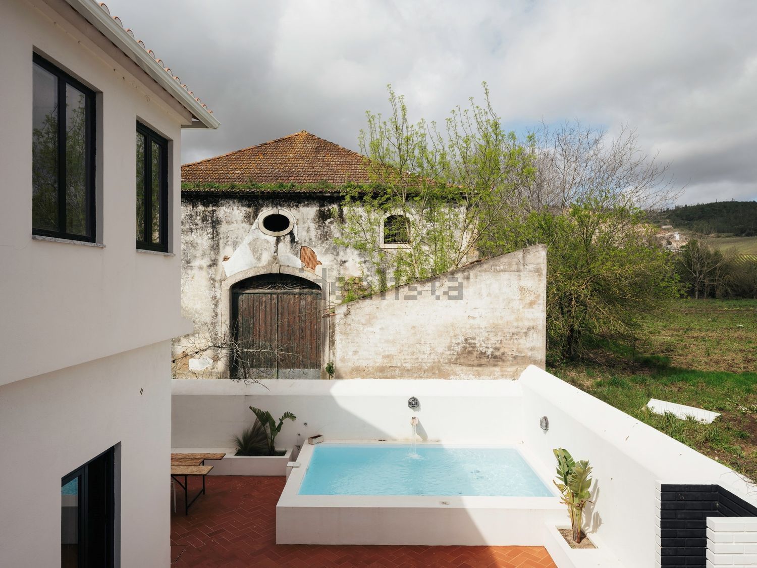 小楼房或别墅出售在Dois Portos e Runa - 游泳池