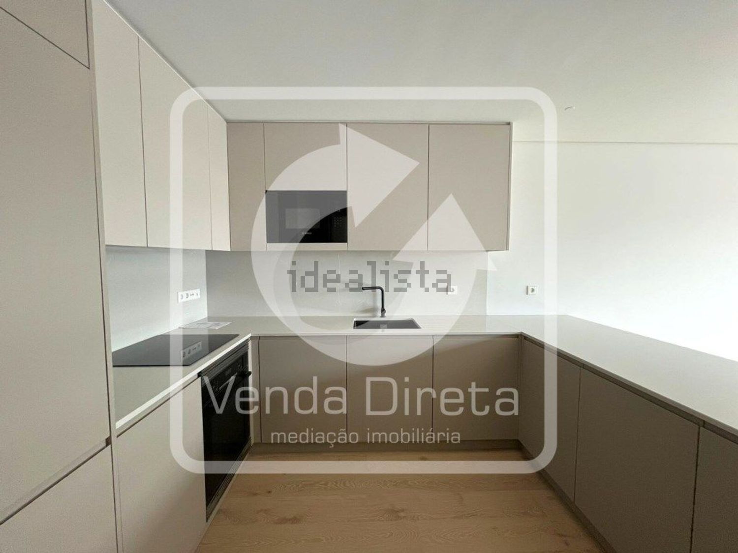 出租公寓 t2在Rua Bombeiros Voluntários do Barreiro, 17 - 厨房