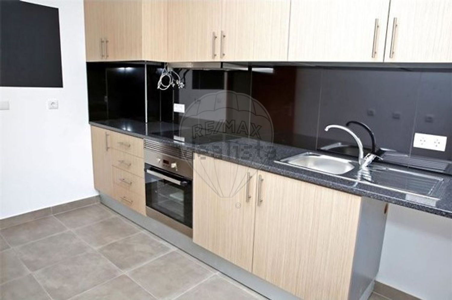 出租公寓 t1在Rua Doutor Manuel de Sousa Martins - 厨房