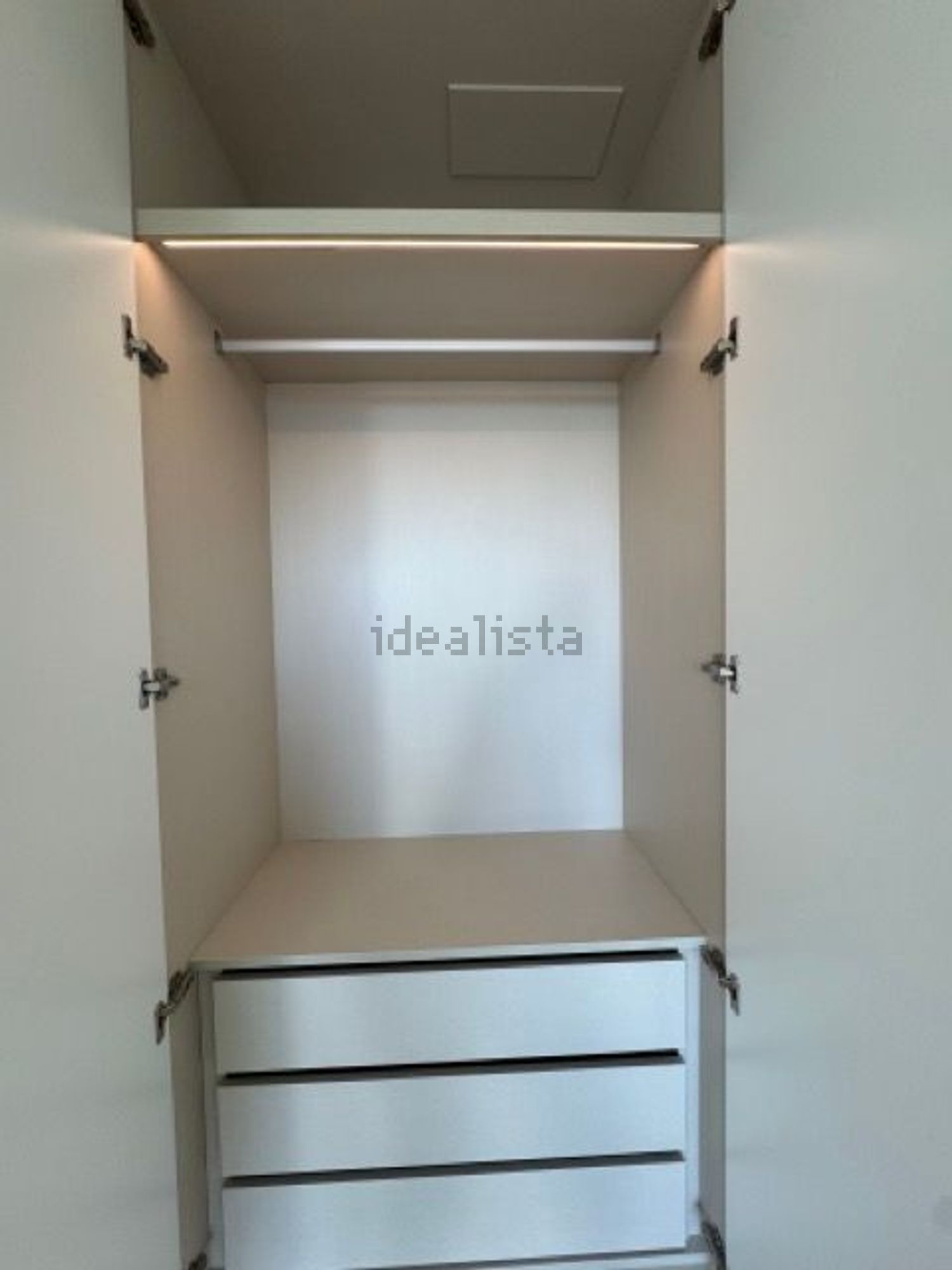 出租公寓 t2在Avenida 5 de Outubro, 53 - 试衣间