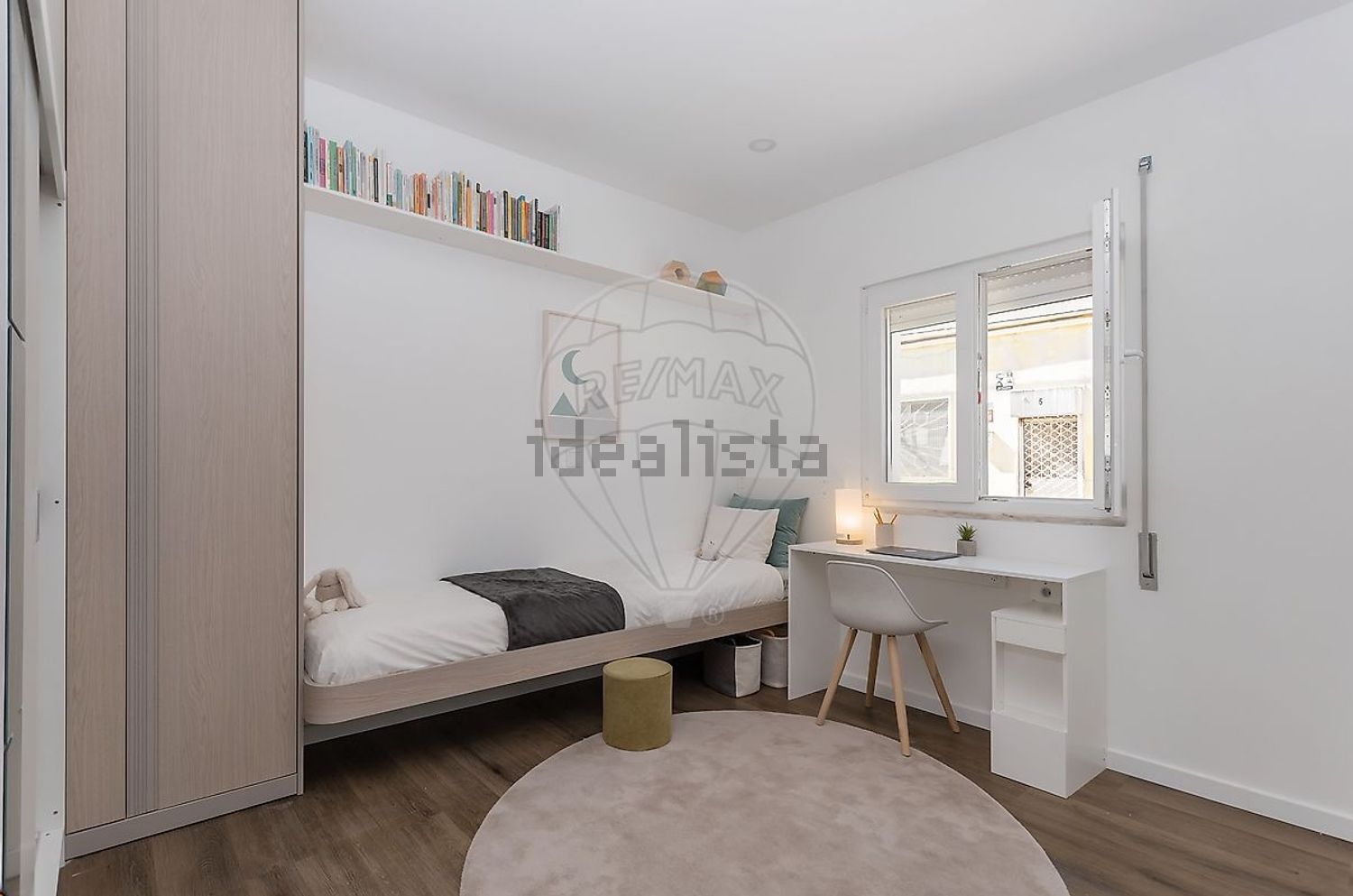 小楼房或独栋别墅出售在Praceta José Escada - 卧室