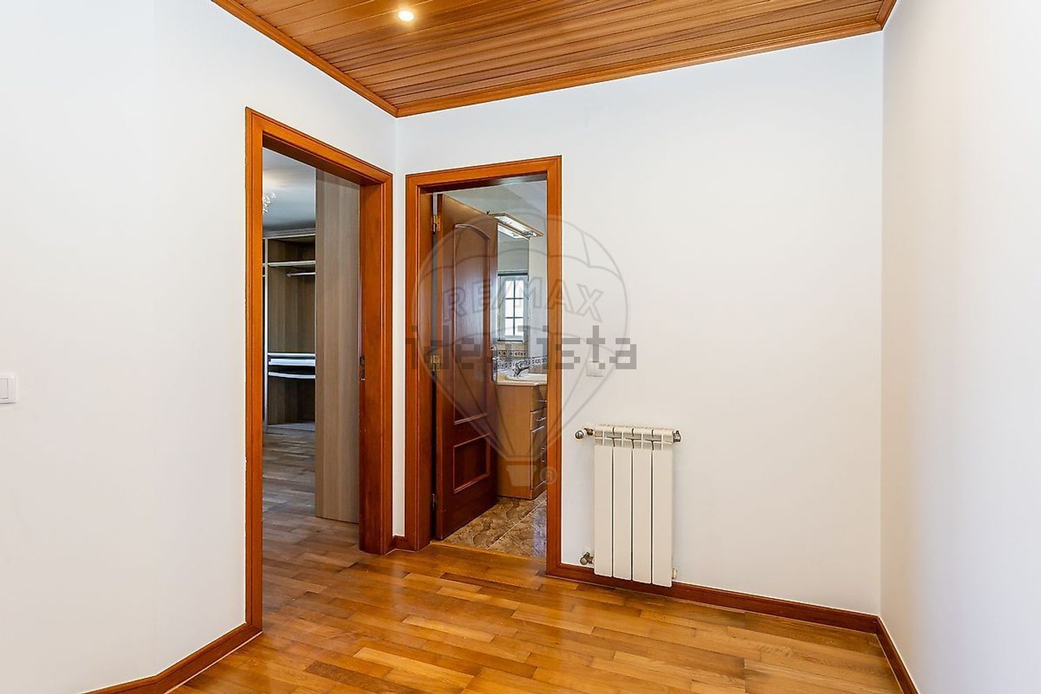 小楼房或独栋别墅出售在Rua Filipe Sapateiro - 过道