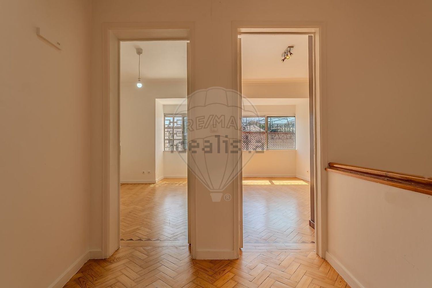 公寓 t2出售在Rua do Vale de Santo António - 过道