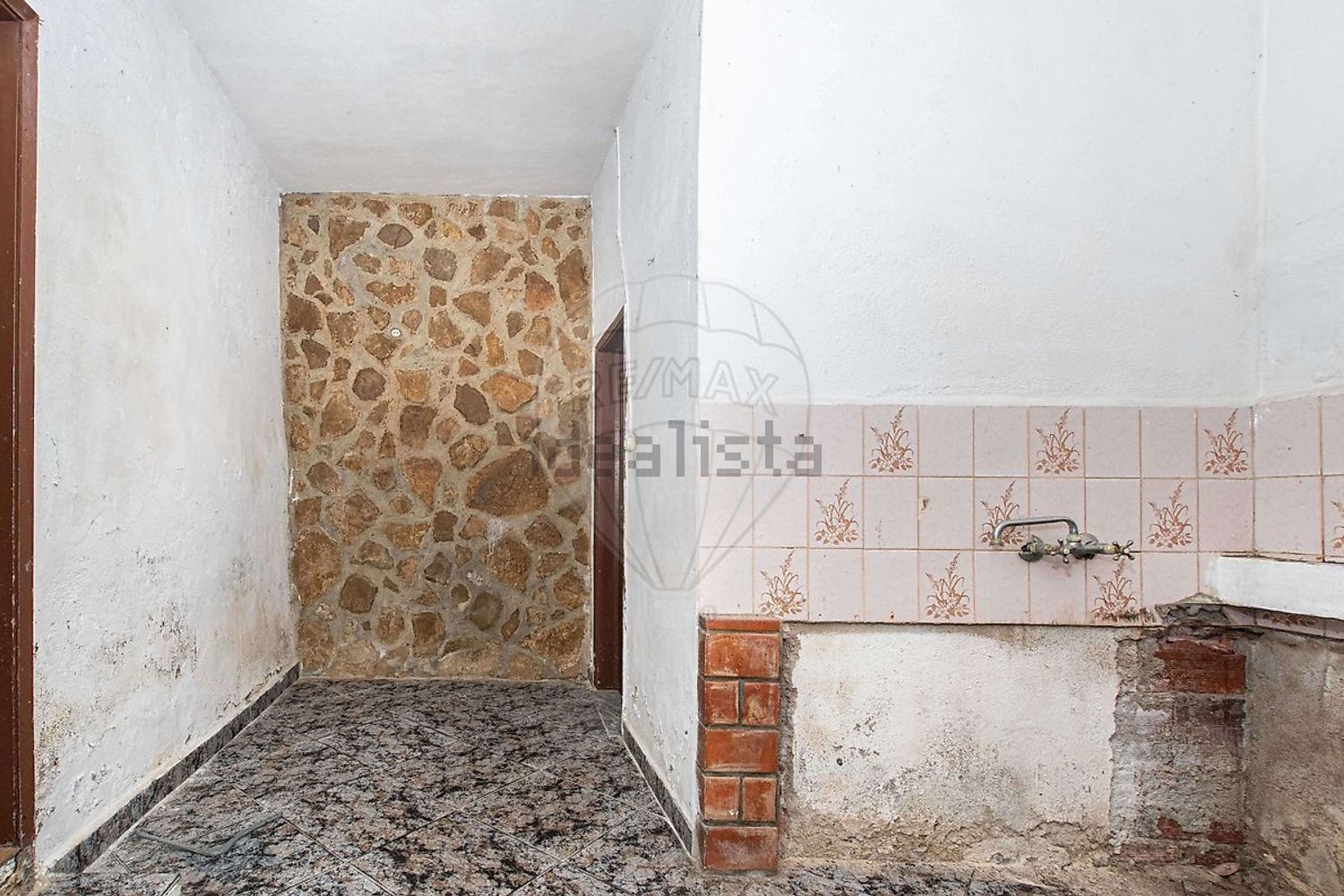 小楼房或独栋别墅出售在Rua dos Manelões - 照片