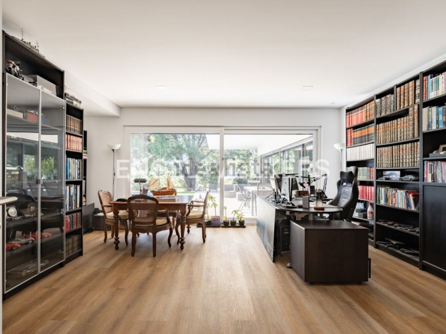 小楼房或独栋别墅出售在Avenida do Montado, 39 - 客厅