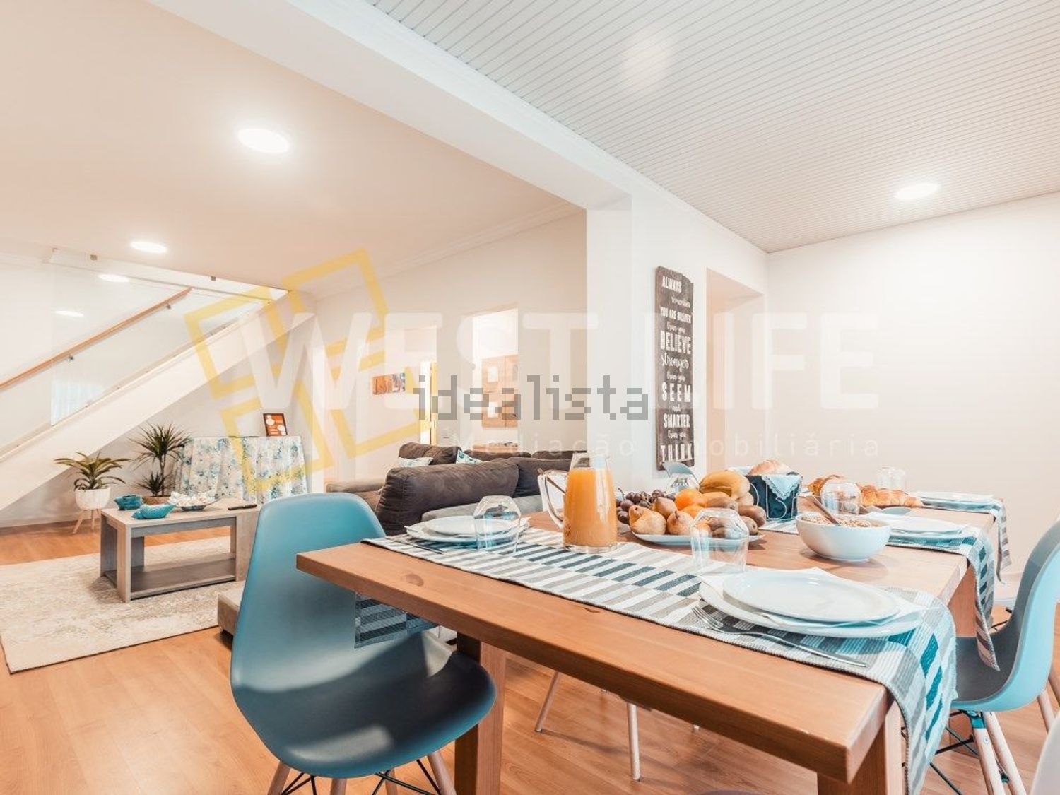 小楼房或独栋别墅出售在Centro - 客厅