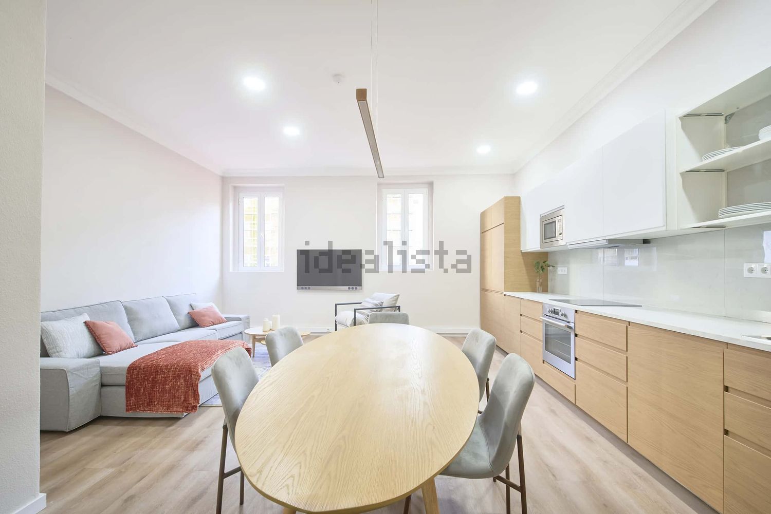 出租房间在Largo Vitorino Damásio, 2 - 客厅