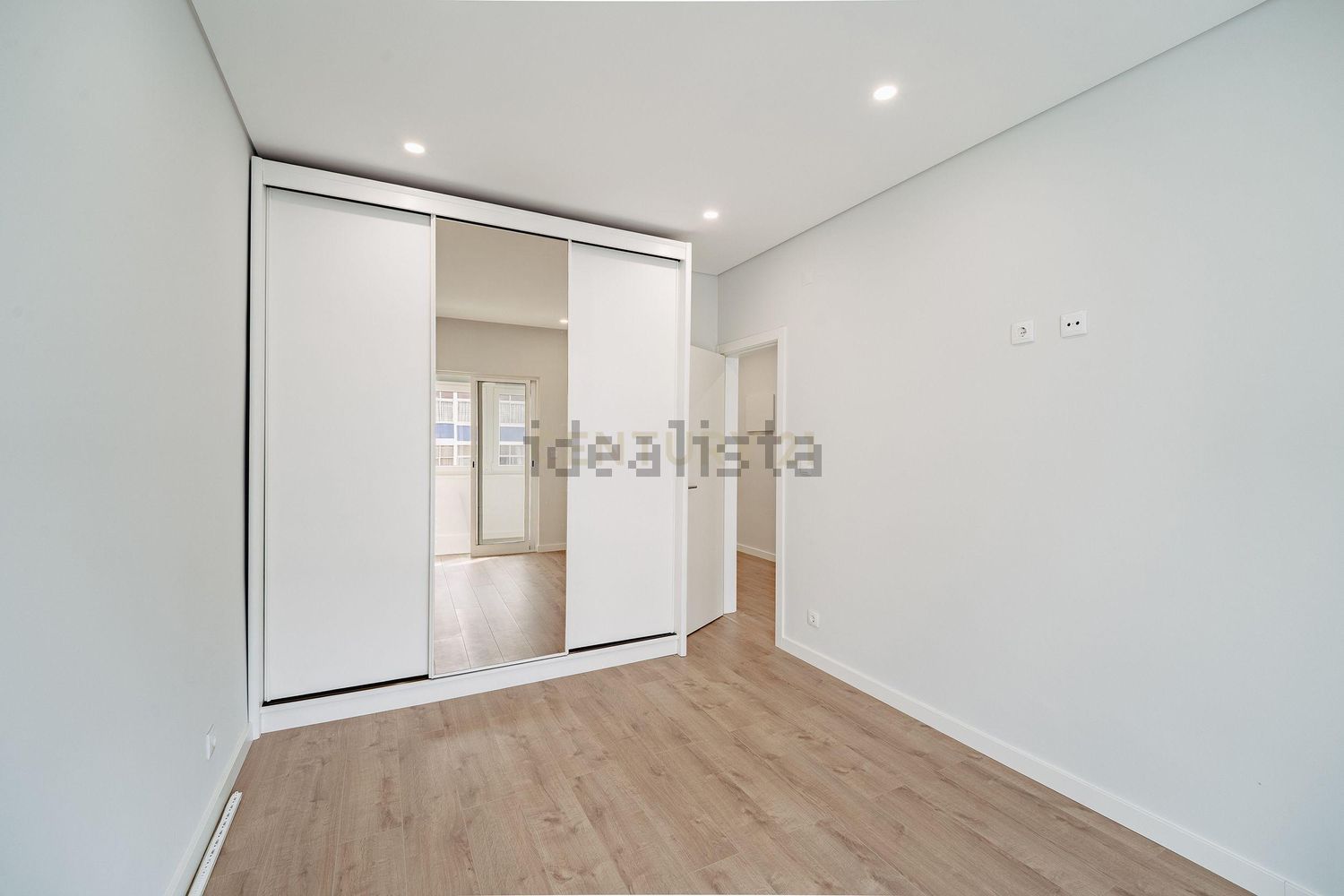 公寓 t2出售在Rua Luís António Verney, 27 - 居住