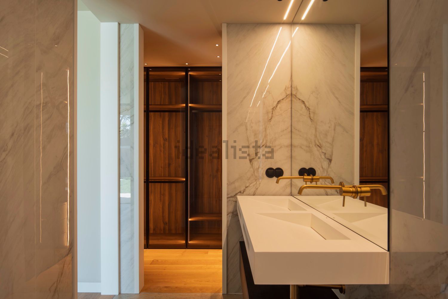 小楼房或独栋别墅出售在Avenida do Mar - 卫生间