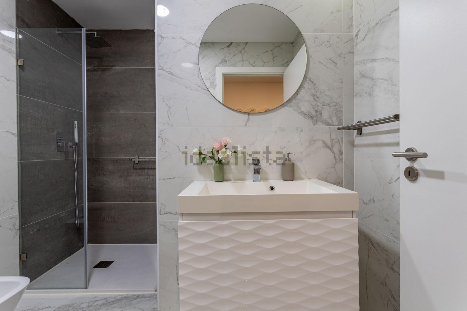 复式公寓出售在Rua Almirante Gago Coutinho, 118 - 卫生间