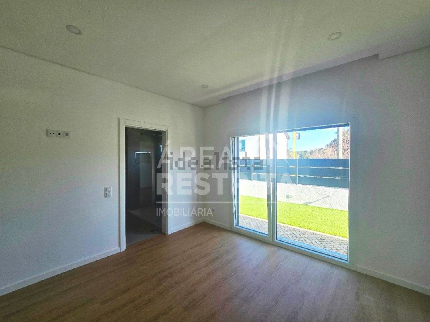 小楼房或独栋别墅出售在Rua dos Vitoriosos - 居住