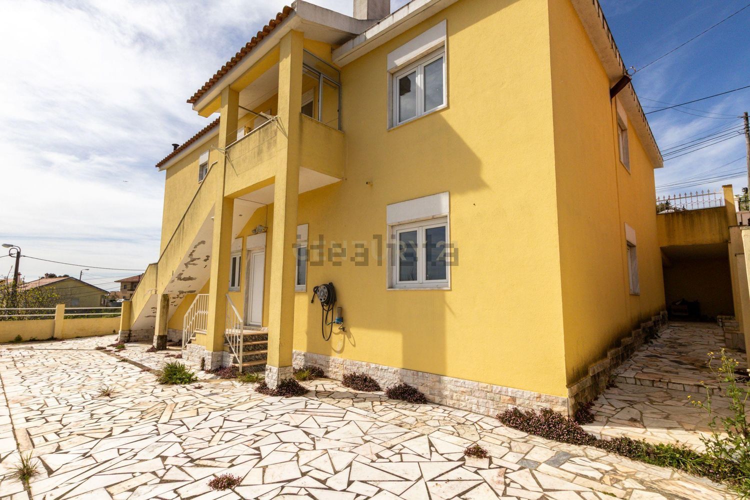 小楼房或独栋别墅出售在Rua São Valentim, 236 b - 外立面