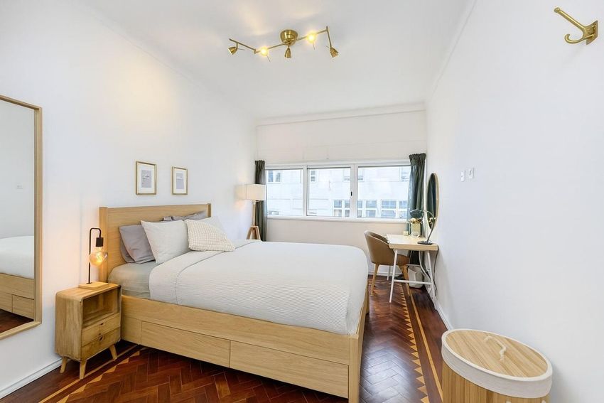 出租房间在Avenida Infante Santo, 345