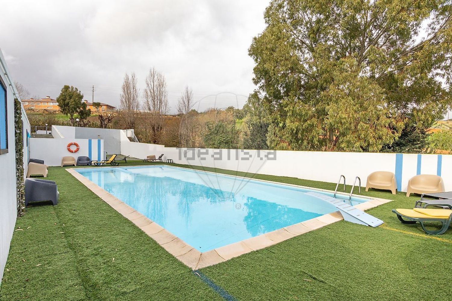 小楼房或独栋别墅出售在Rua Forças Armadas - 游泳池