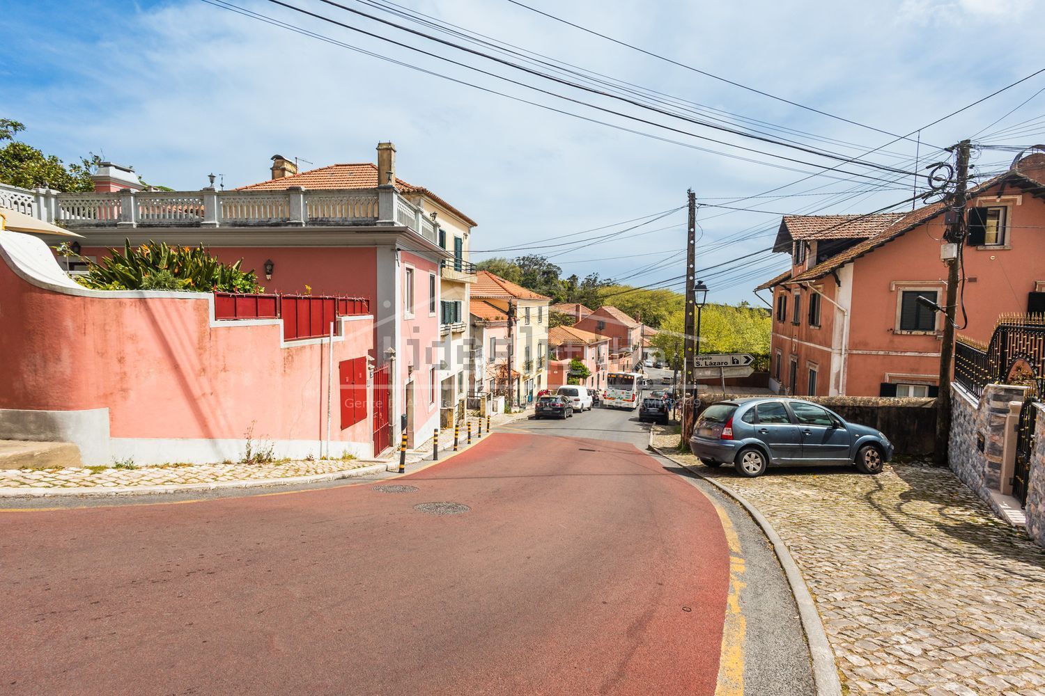 小楼房或独栋别墅出售在Rua Serpa Pinto - 照片