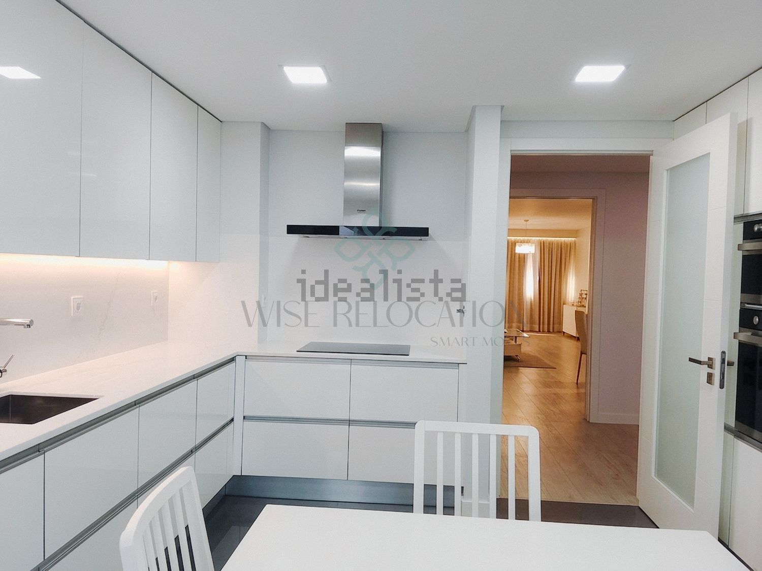 出租公寓 t4在Avenida Diogo Cão - 厨房