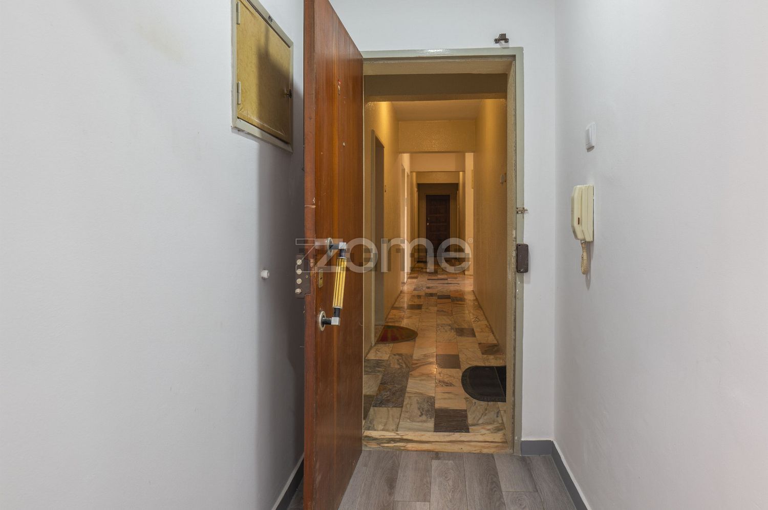 公寓 t1出售在Rua Vasco Santana, 1 - 过道