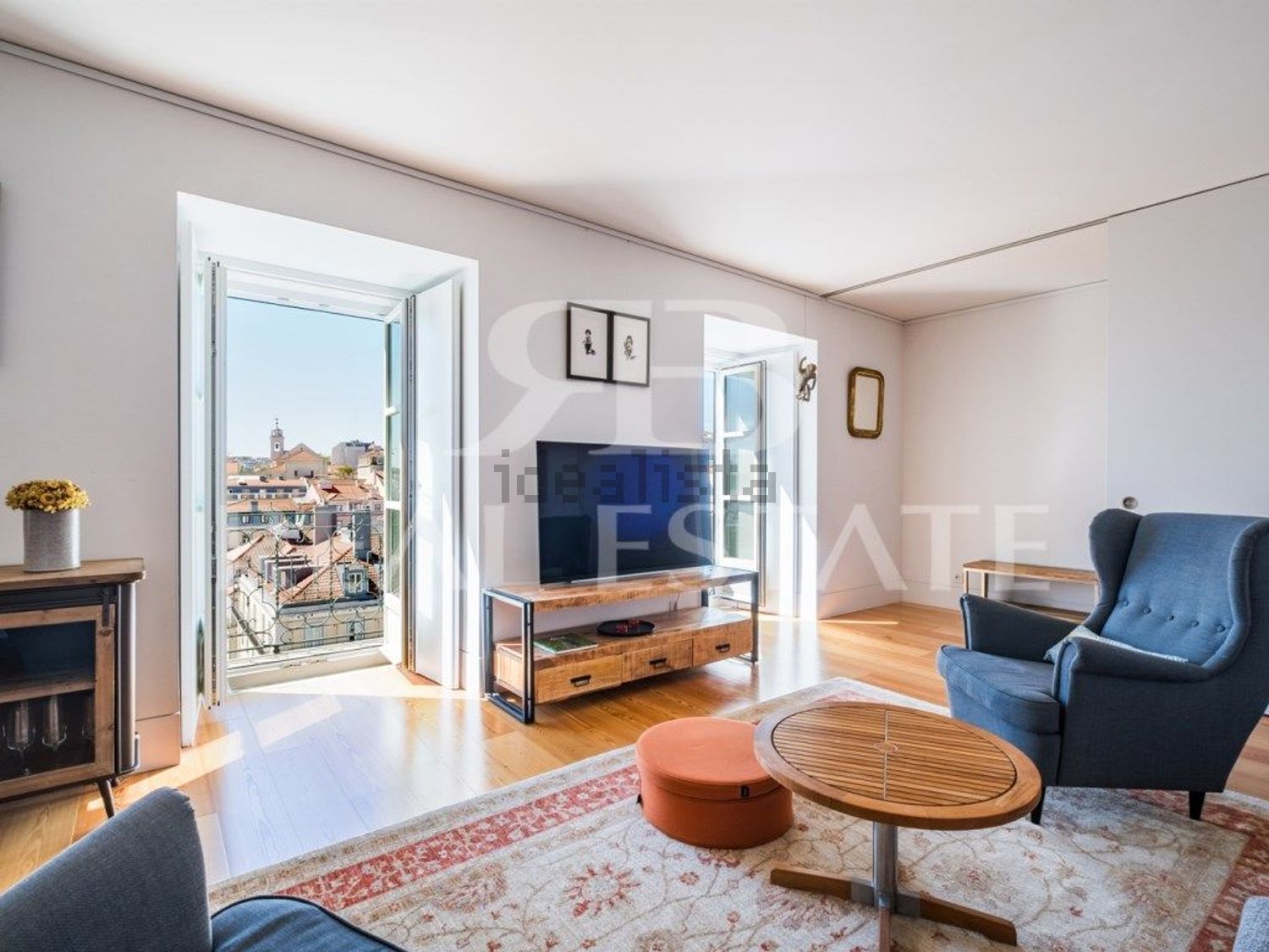 公寓 t3出售在Rua António Maria Cardoso, 11 - 客厅