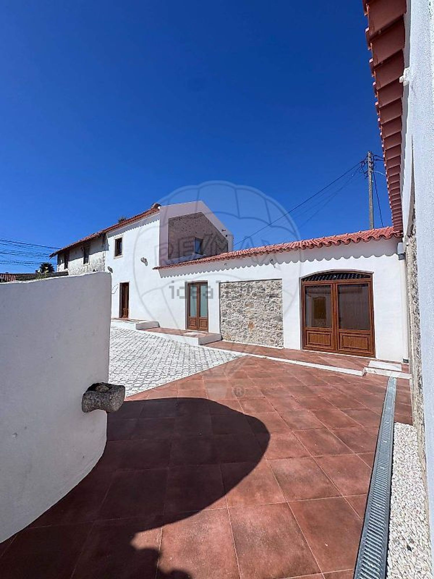 小楼房或独栋别墅出售在Rua da Ribeirinha - 外立面