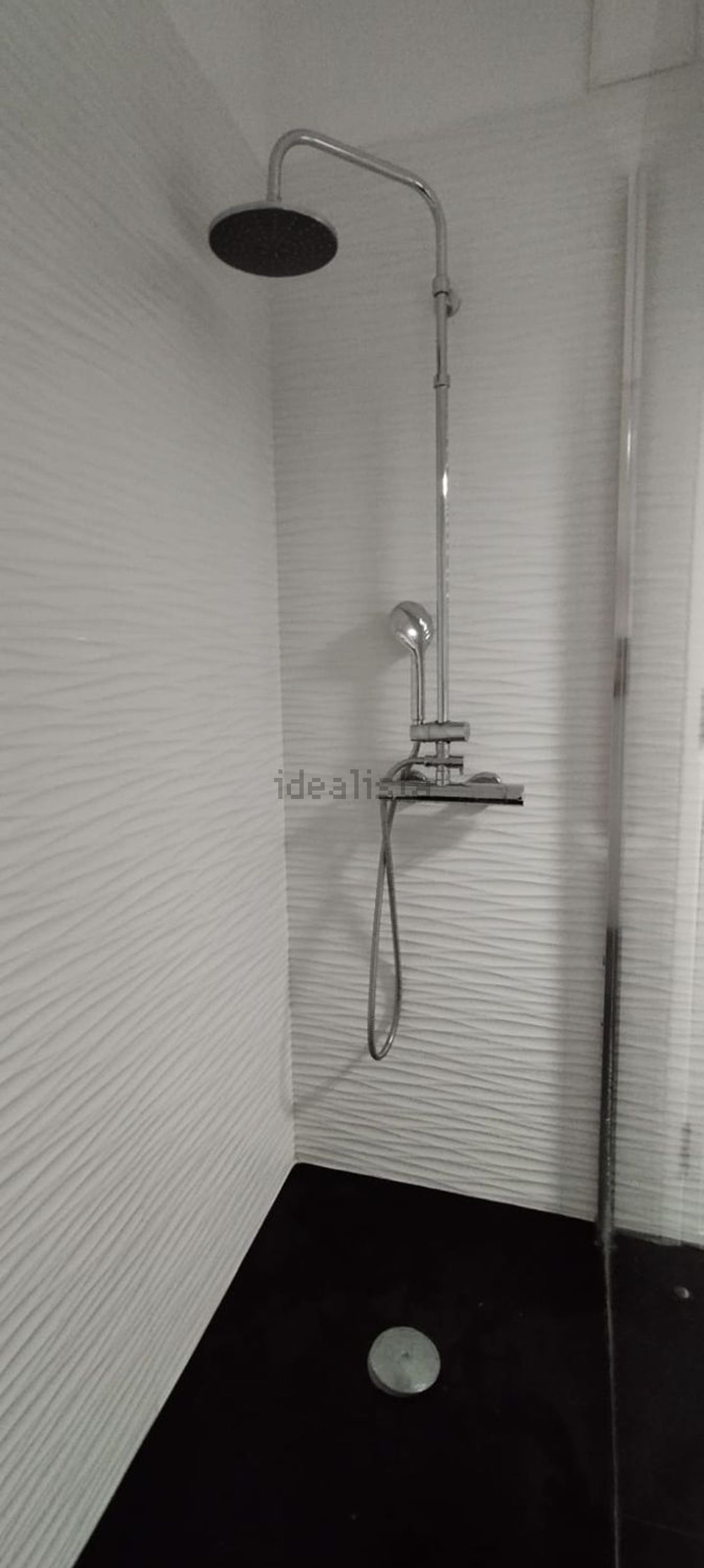 出租公寓 t2在Rua Engenheiro Quartin Graça, 27 - 卫生间