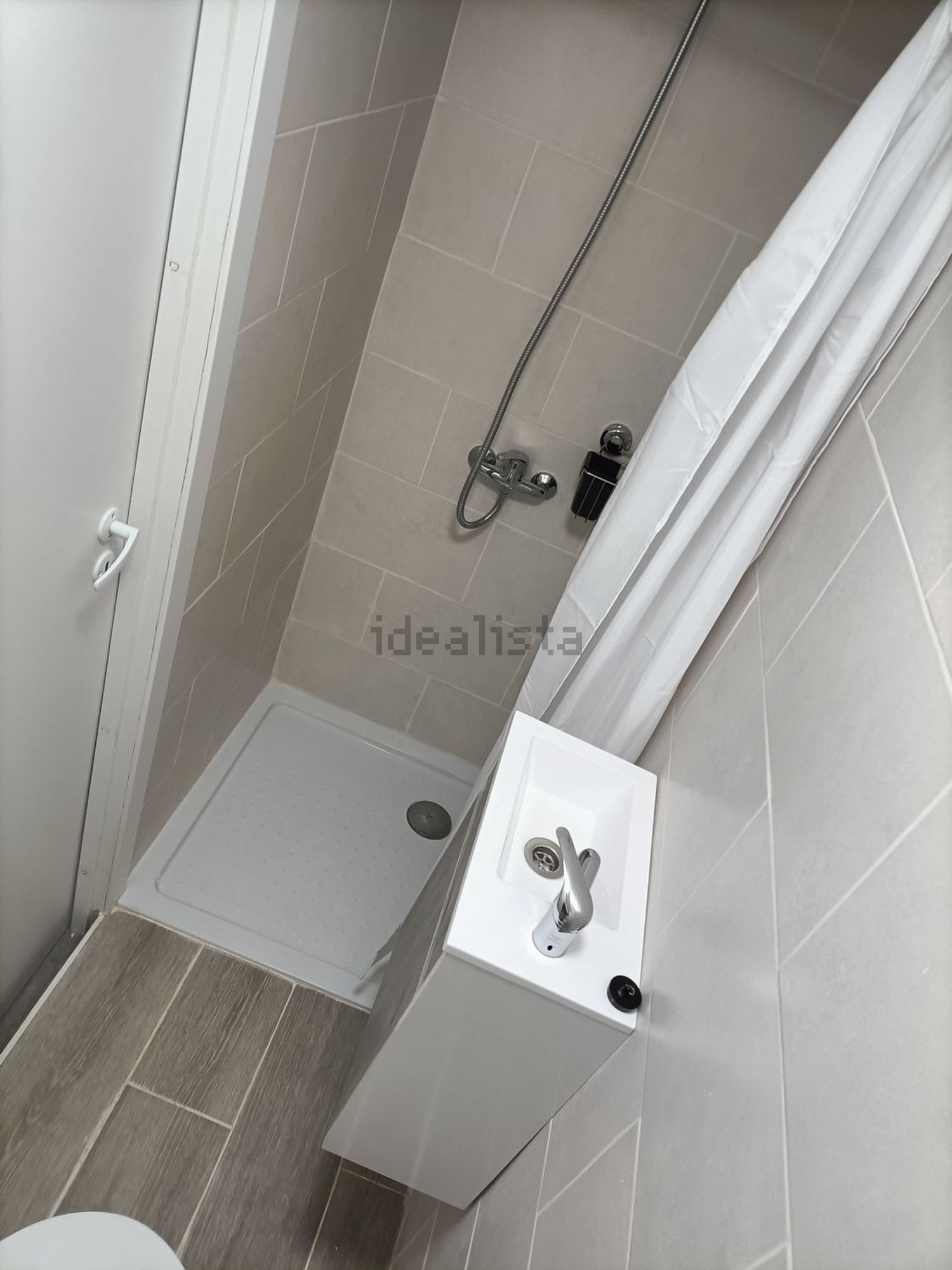 出租房间在Praceta dona Cândida, 5 - 卫生间