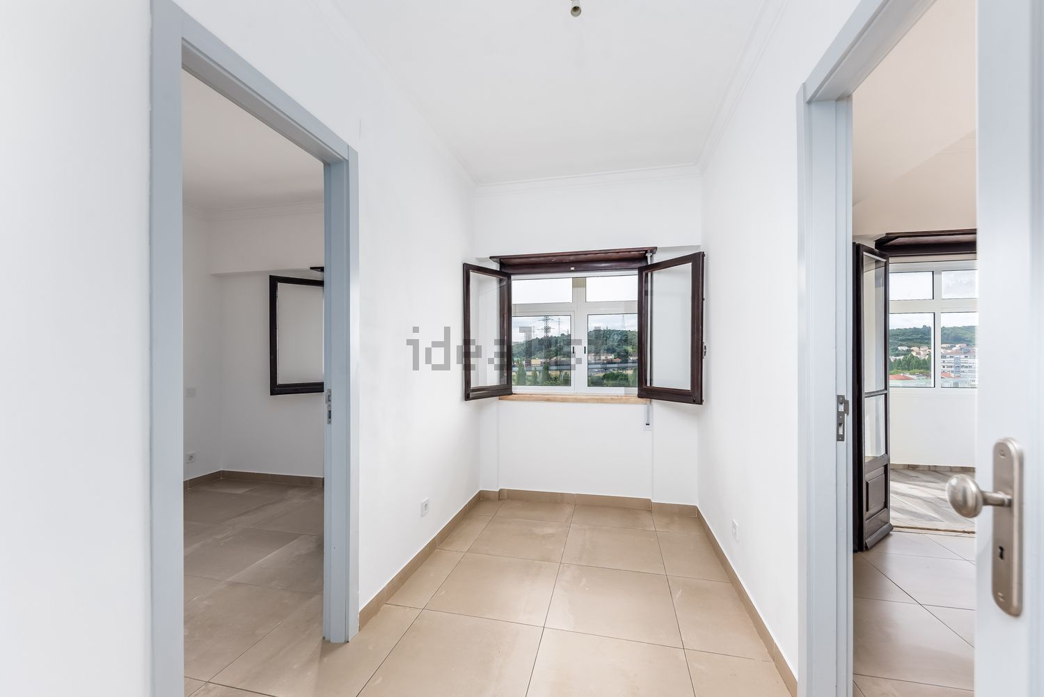 公寓 t2出售在Rua Almeida Garrett - 过道