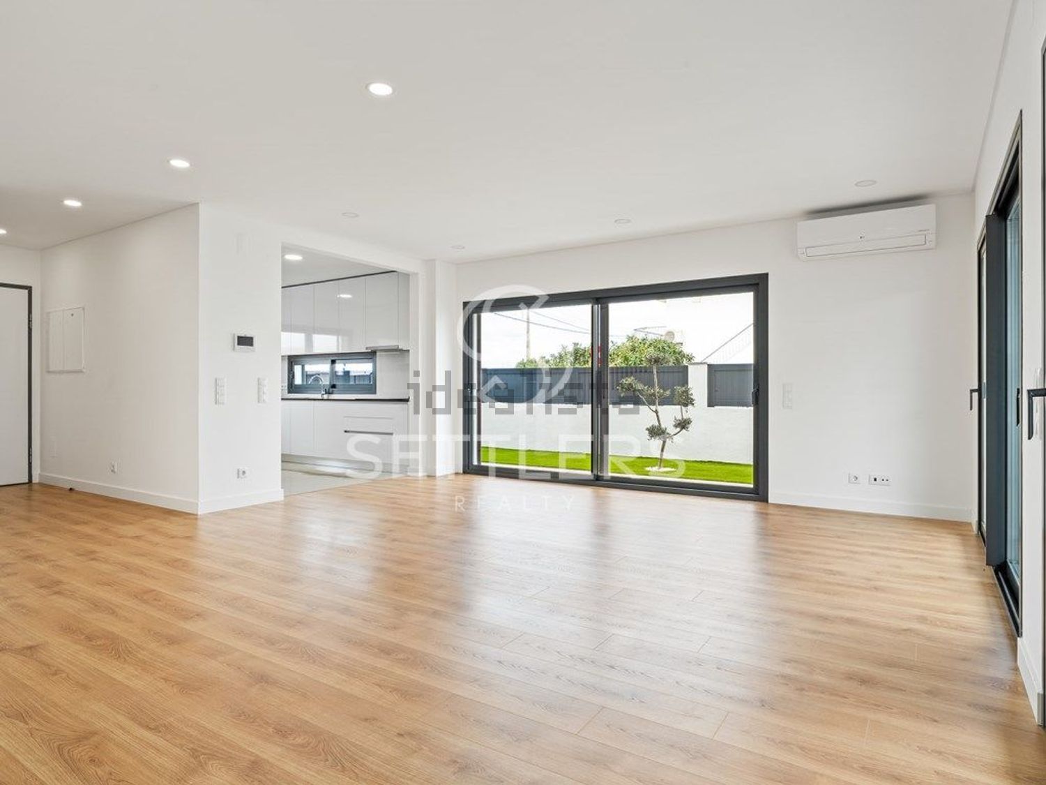 双拼别墅出售在Porto Salvo - 居住