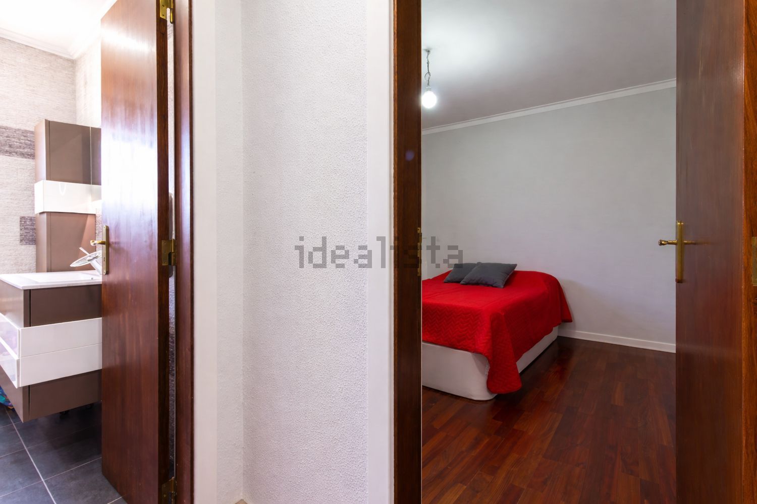 双拼别墅出售在Rua António Sérgio - 过道