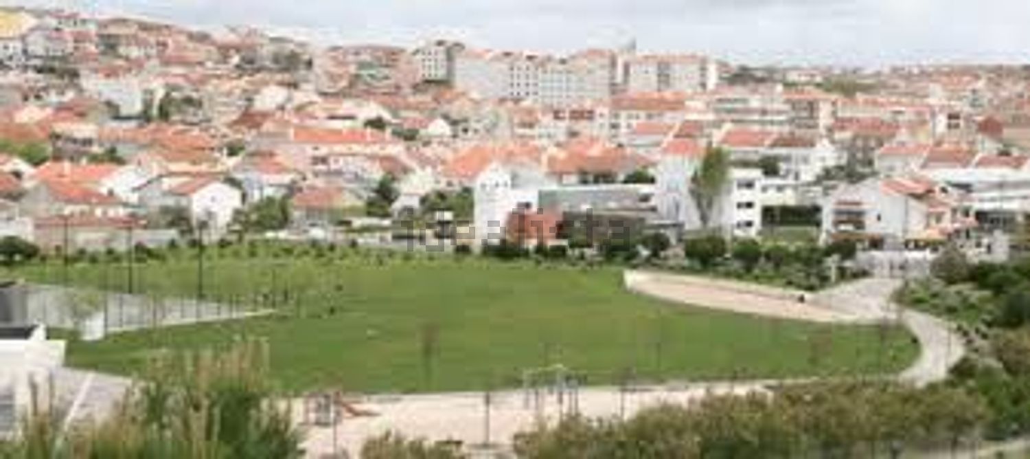 小楼房或独栋别墅出售在Rua de Viena, 8 - 环境