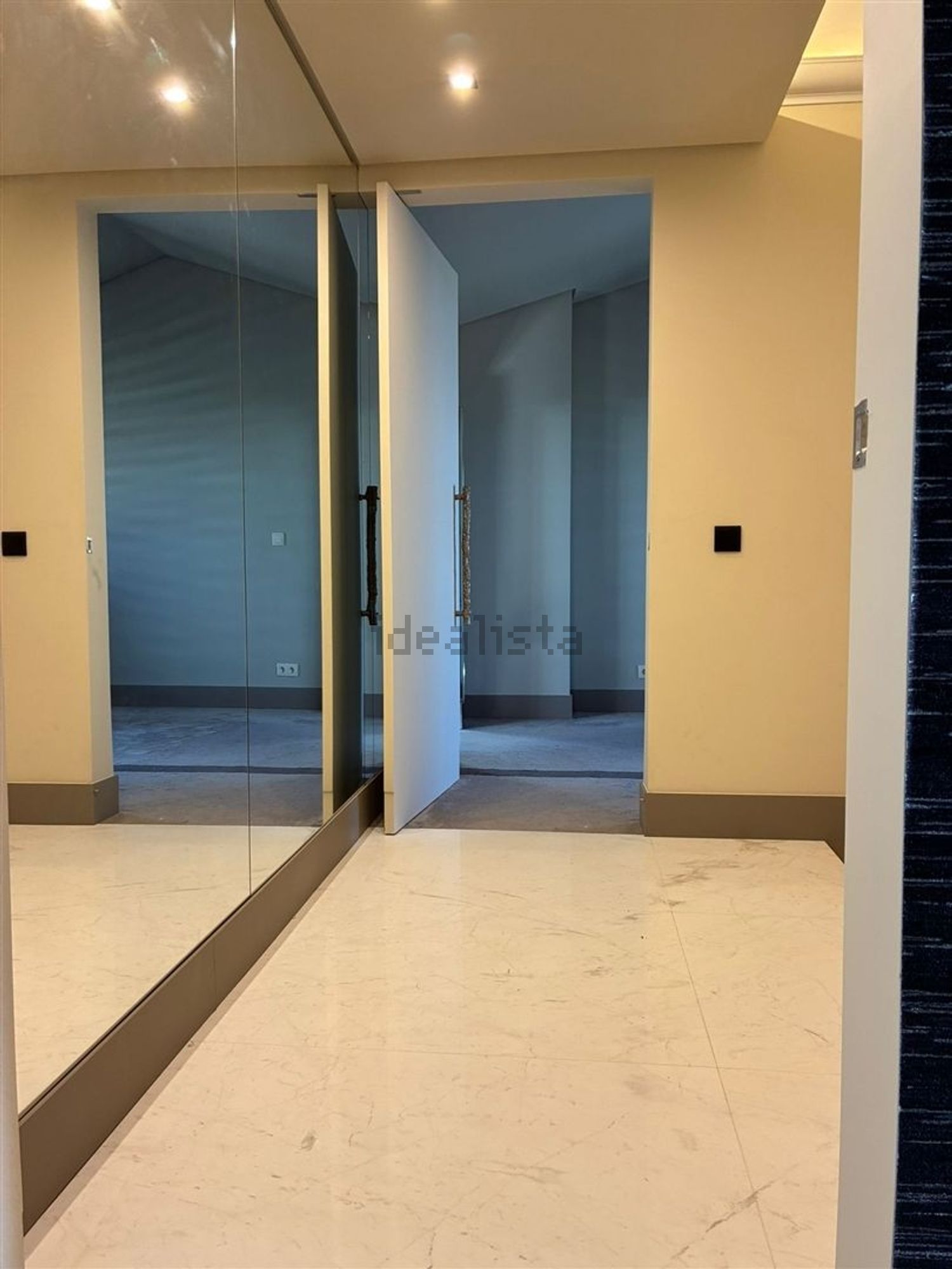 出租复式公寓在Avenida Infante D.João, 185 - 前厅