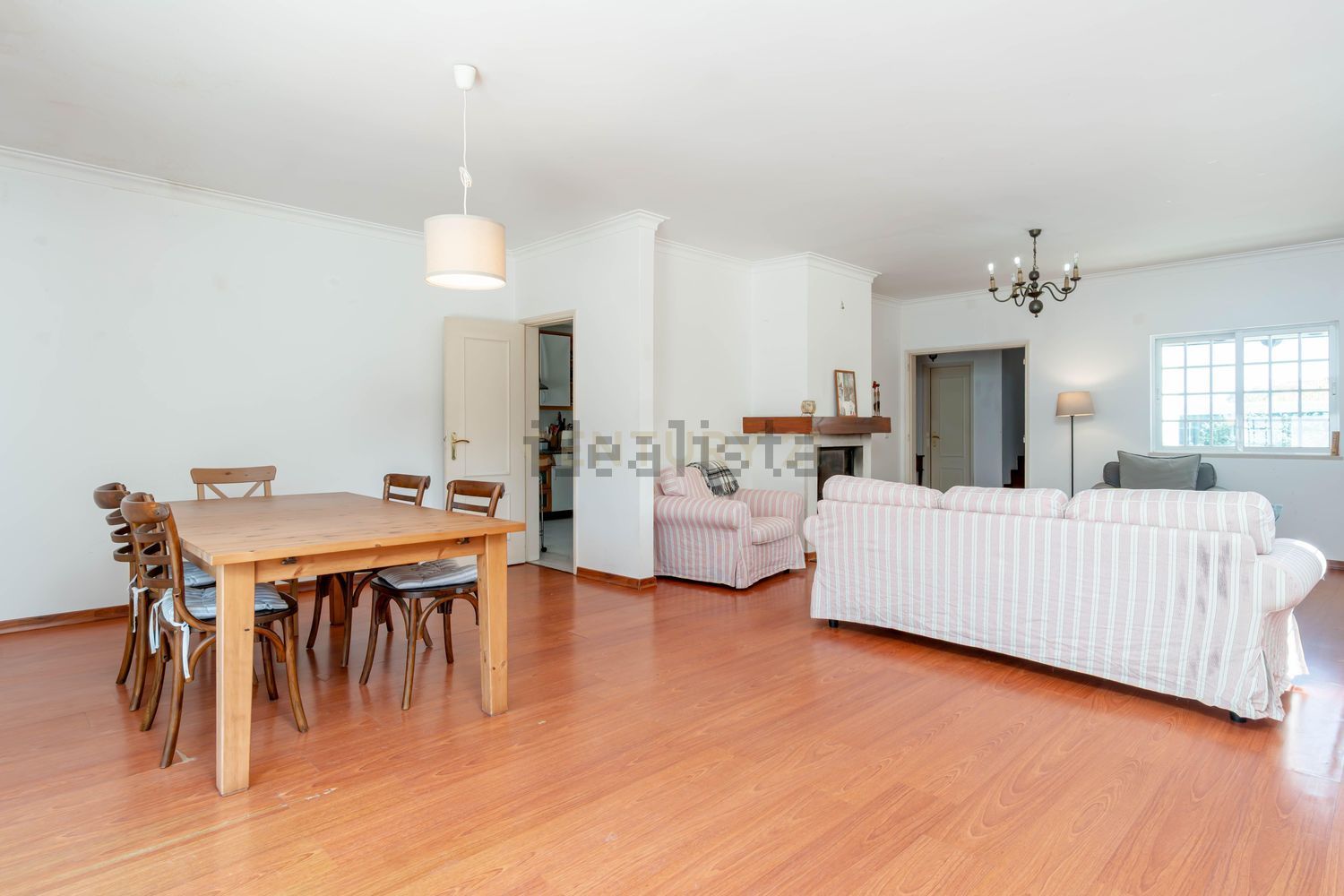 小楼房或独栋别墅出售在Rua das Bolotas s/n - 客厅