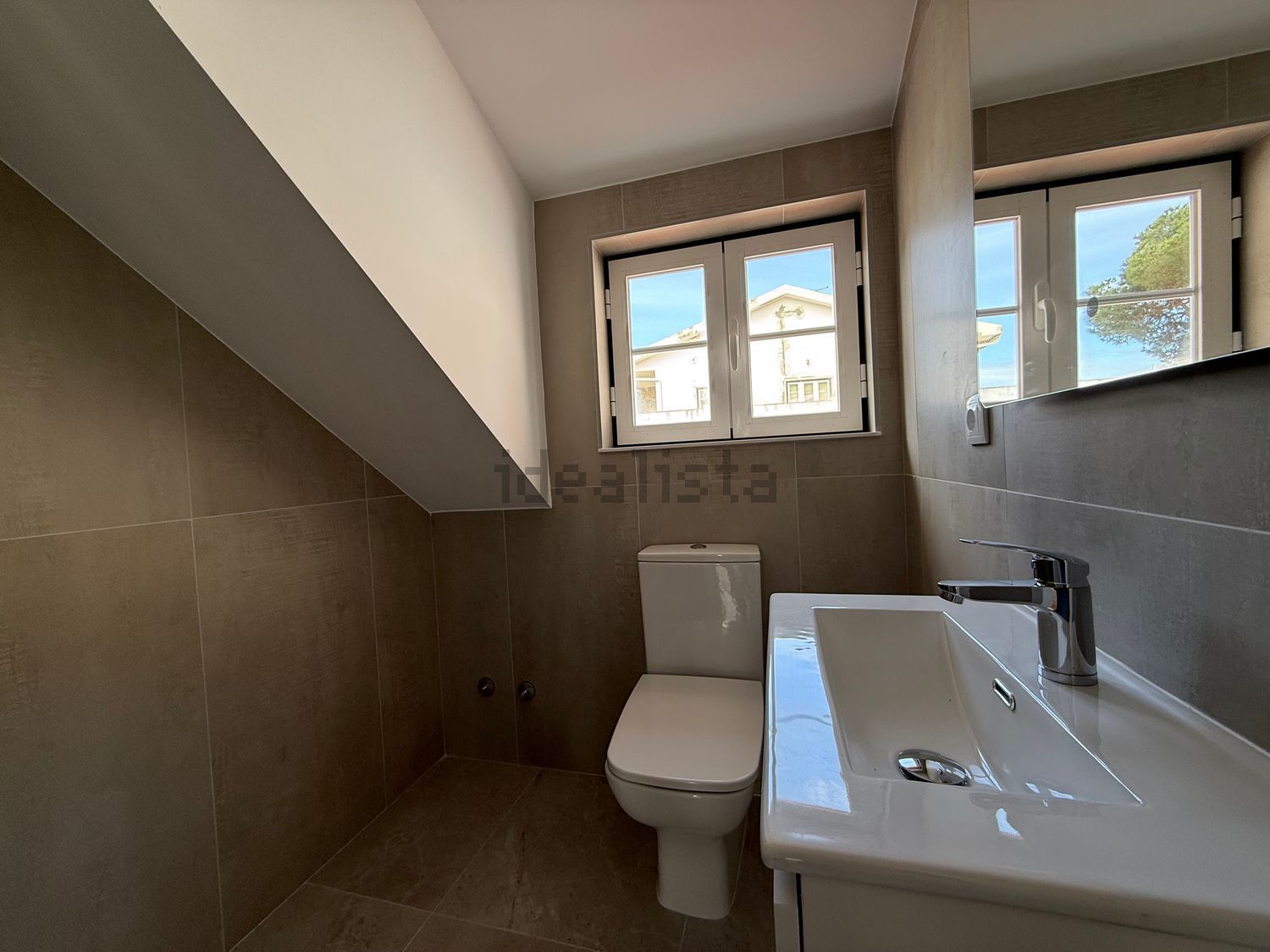 出租联排别墅在Avenida do Atlântico - 卫生间