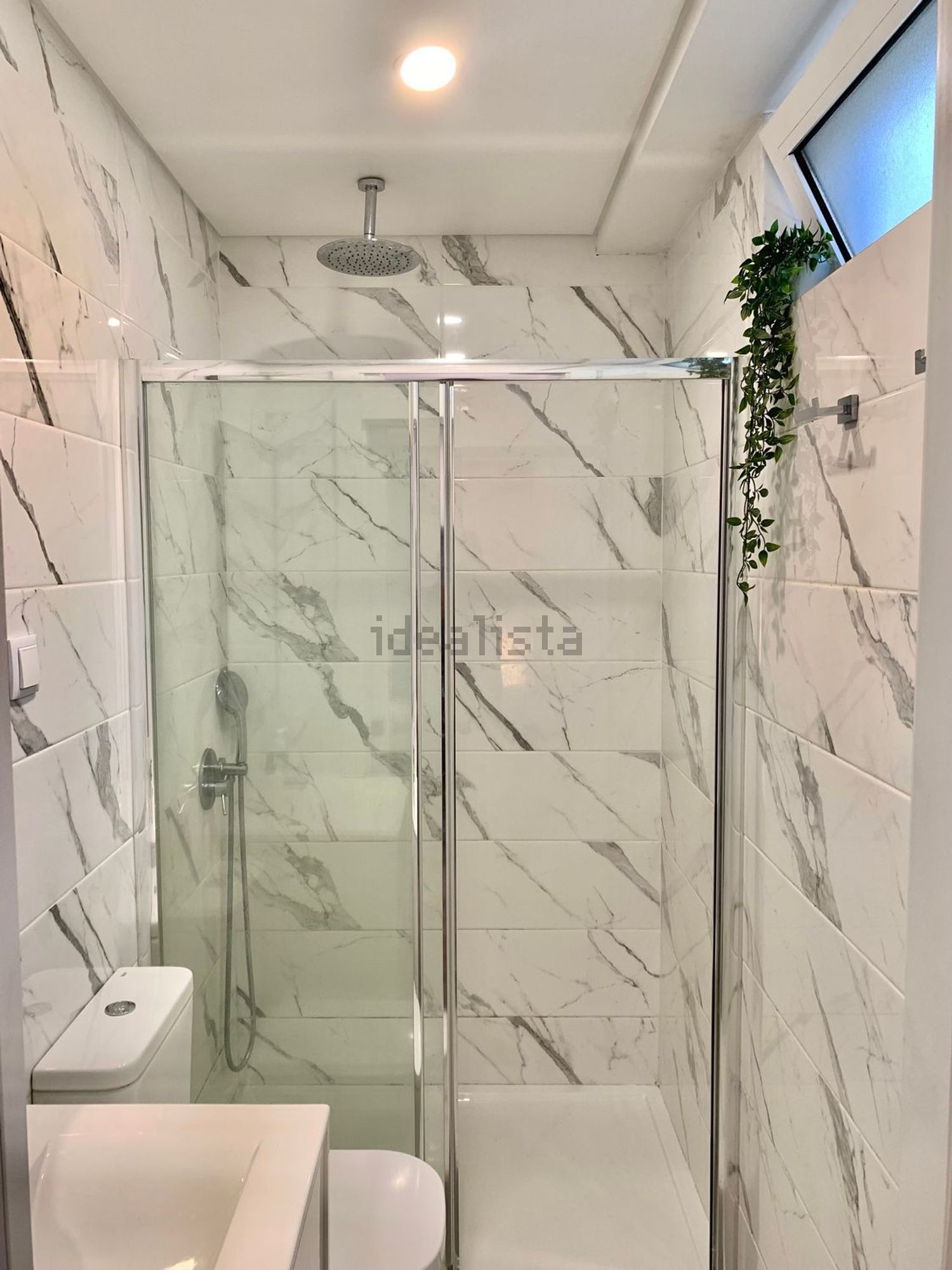 出租房间在Rua Sargento Armando Monteiro Ferreira, 35 - 卫生间