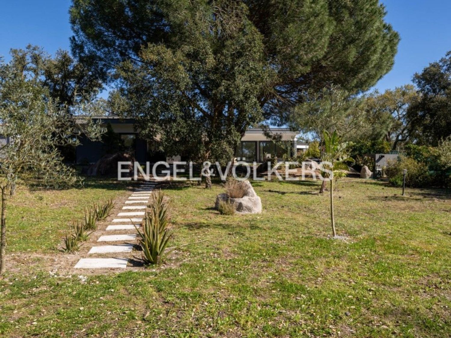 小楼房或独栋别墅出售在Avenida do Montado, 39 - 花园