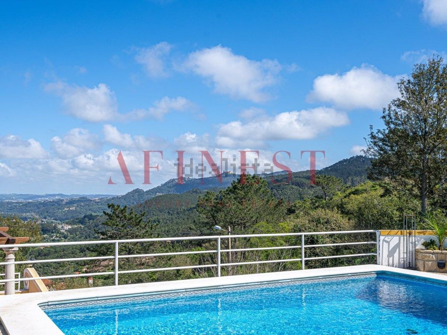 出租小楼房或独栋别墅在Rua Alto do Tanque Novo - 游泳池