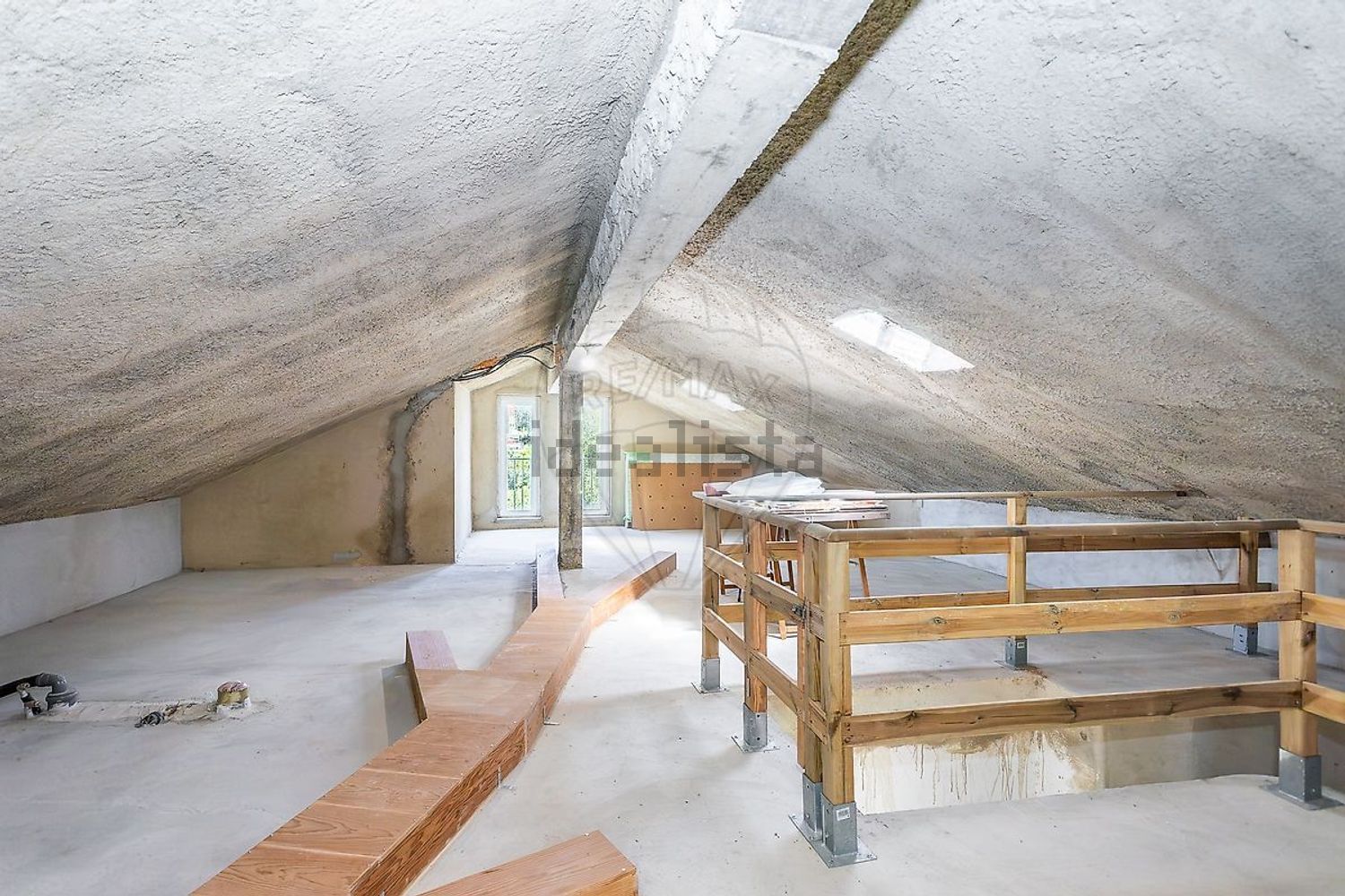 小楼房或独栋别墅出售在Serra das Minas - 照片