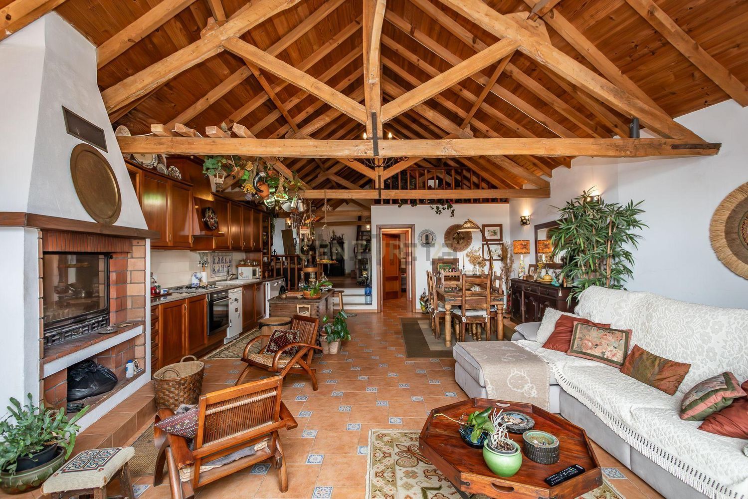 小楼房或独栋别墅出售在Rua Nossa Senhora dos Remédios, 32 - 客厅