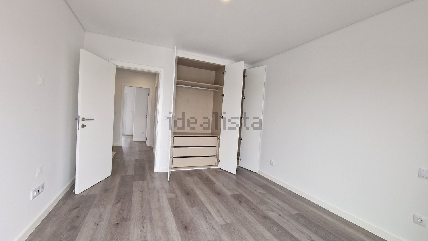 小楼房或独栋别墅出售在Rua Infante Dom Henrique, 79 - 卧室