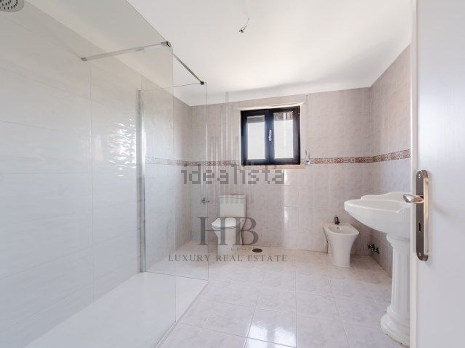 出租小楼房或独栋别墅在Rua do Arneiro - 卫生间