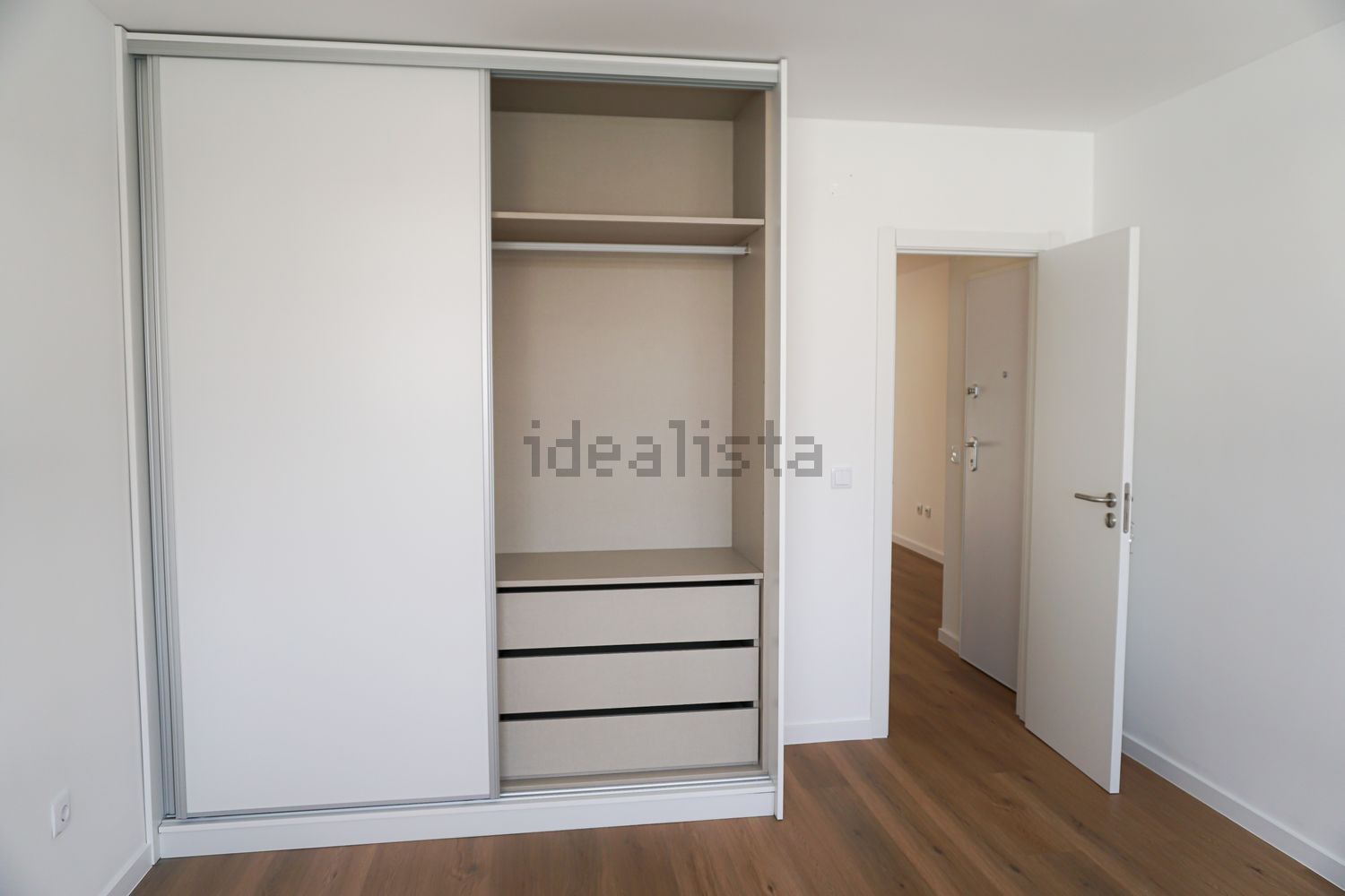 公寓 t1出售在Rua Egas Moniz, 8 - 卧室